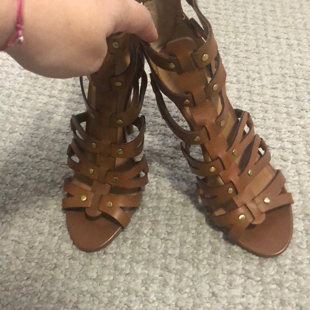 Chinese laundry tan heels